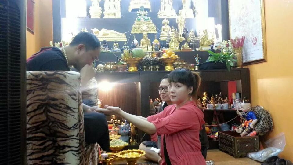 Ajahn Thep blessing at Siam Amulets